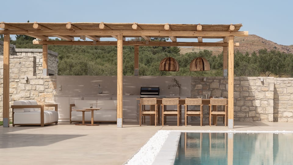 Complimented with ideal BBQ settings. 