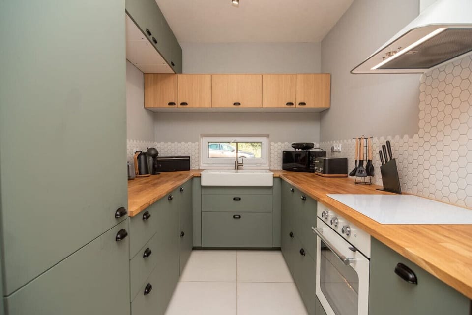 Kitchen has a dishwasher