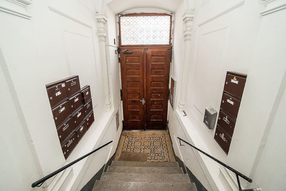 Building entrance way
