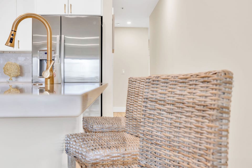 Kitchen island seating