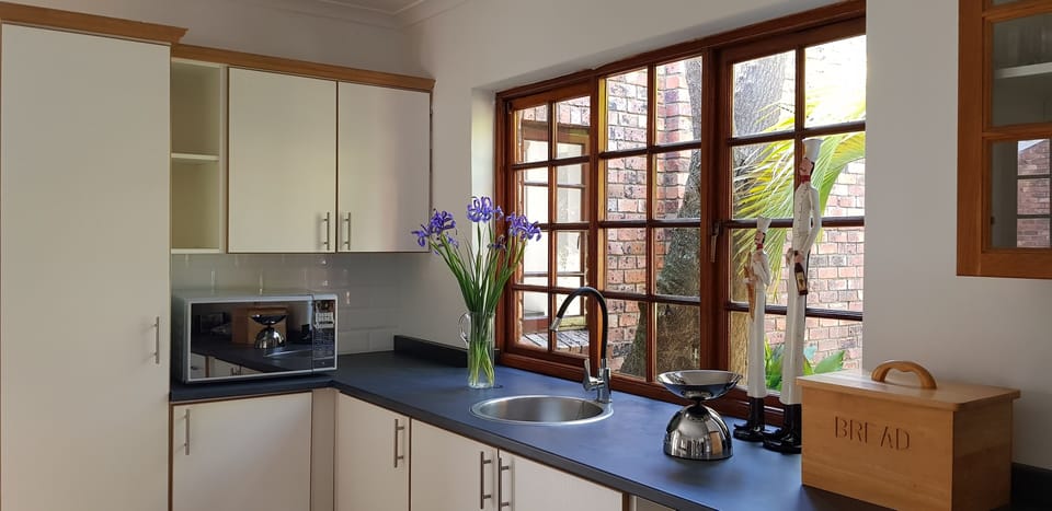 Prep bowl and garden view