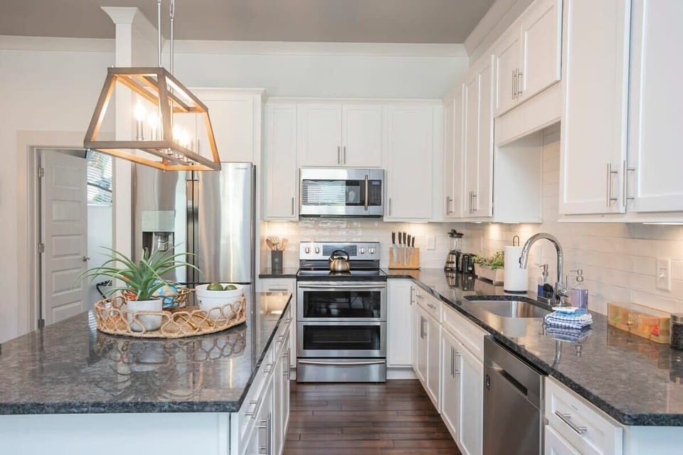 Enjoy this Brand New Kitchen