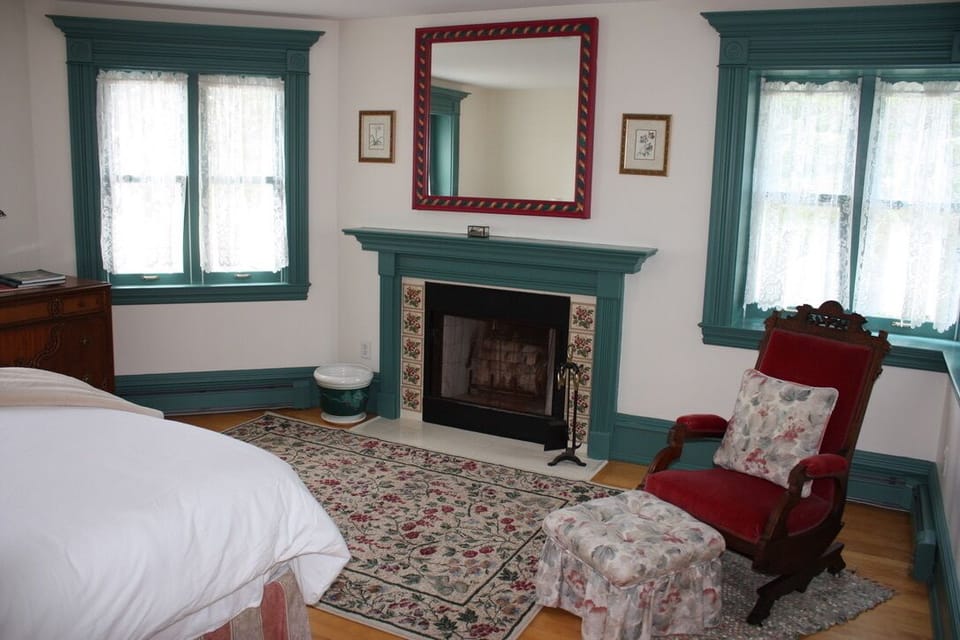 Oceanfront Second Fl. Guest Room with Queen size bed.