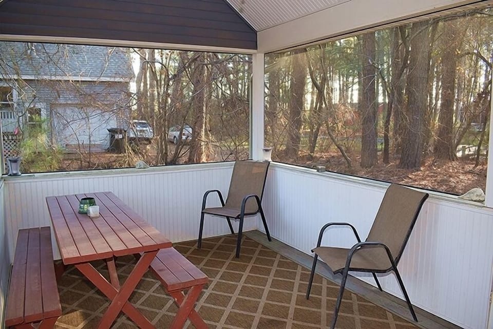 Screened Porch 