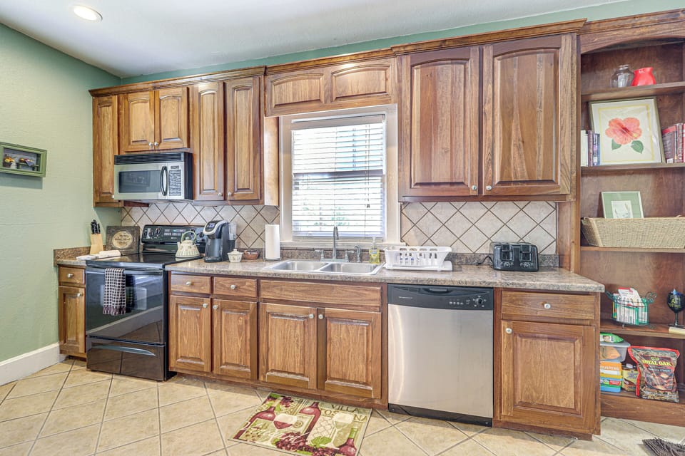 Fully Equipped Kitchen | Cooking Basics | Keurig Coffee Maker