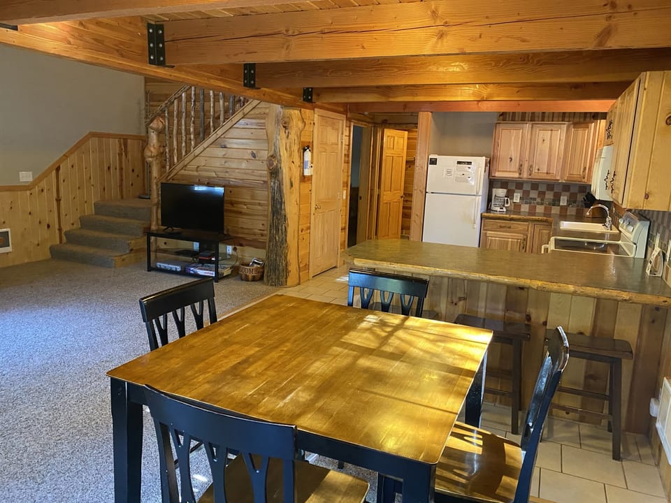 Dining/Kitchen