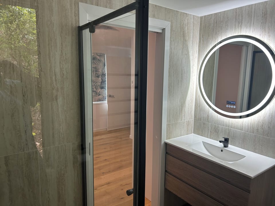 Ensuite