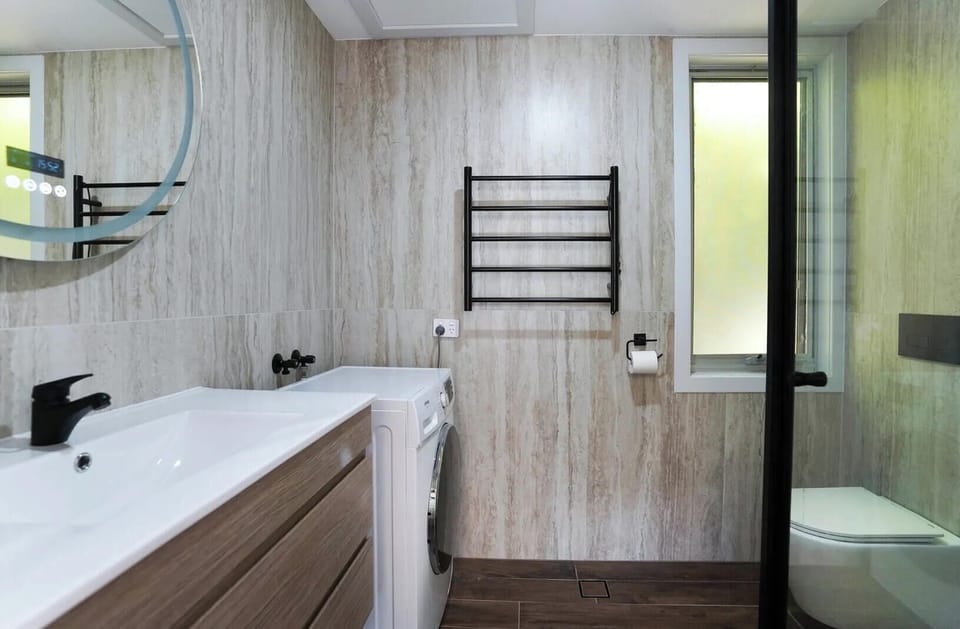 Master ensuite