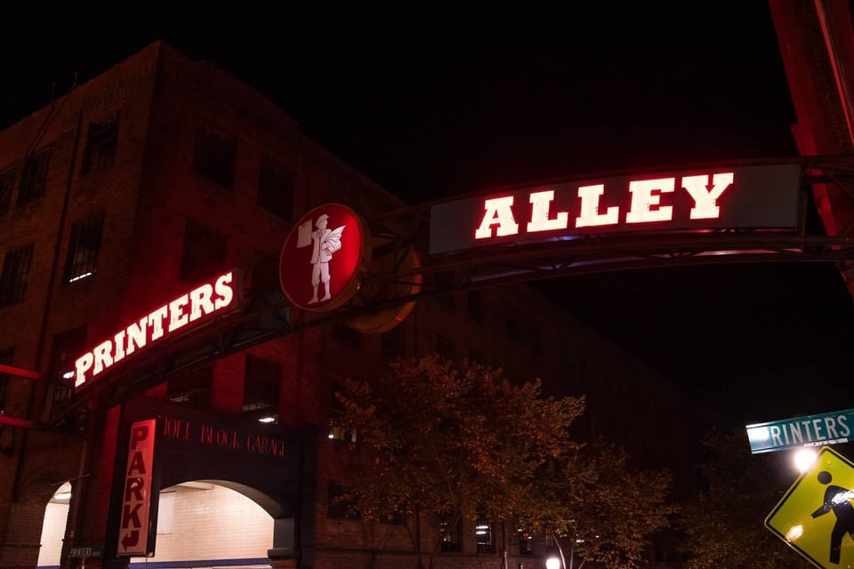Minutes Away From Downtown Nashville, Music City Broadway Honky Tonks