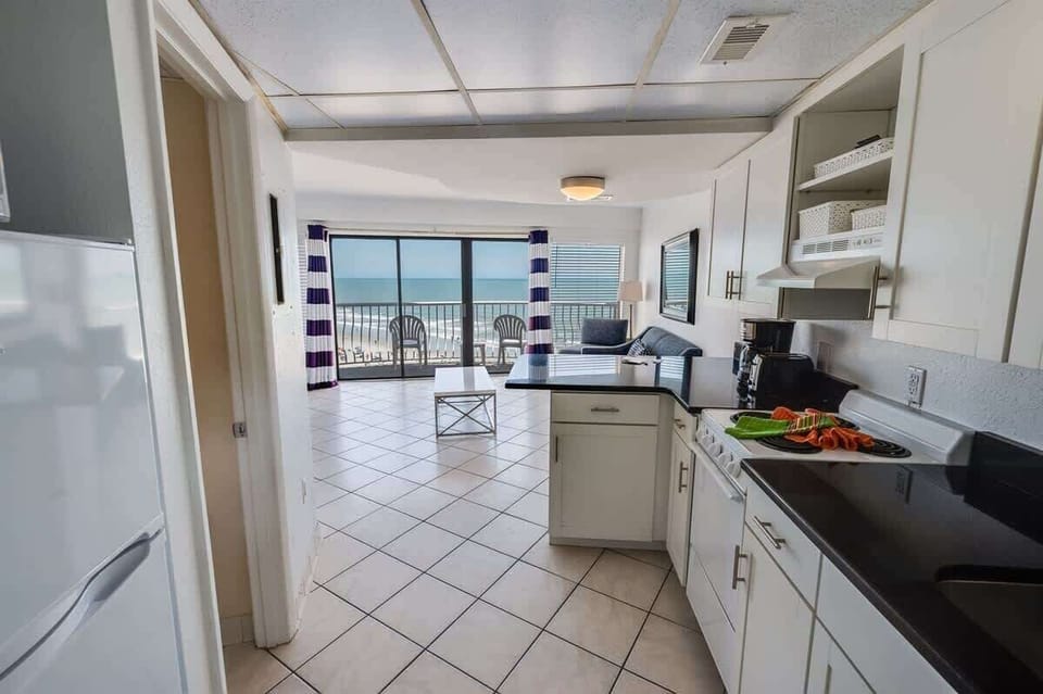 Amazing Living Room with Views of the Ocean ☀️