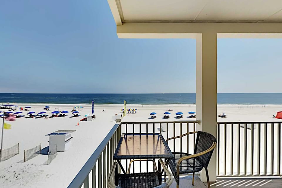 Corner Gulf Front Balcony - Endless Gulf Views