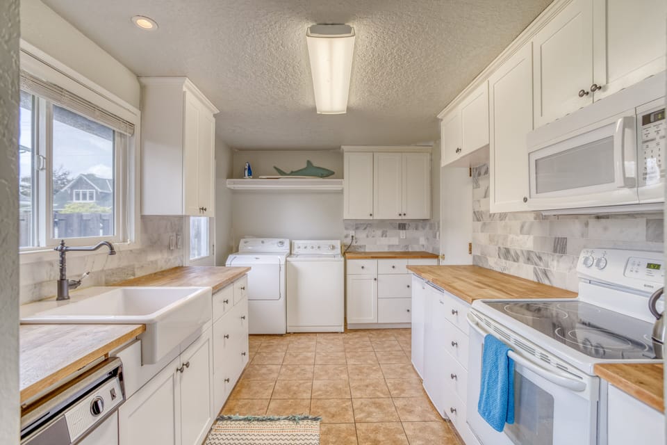 Spacious Kitchen with Laundry amenities