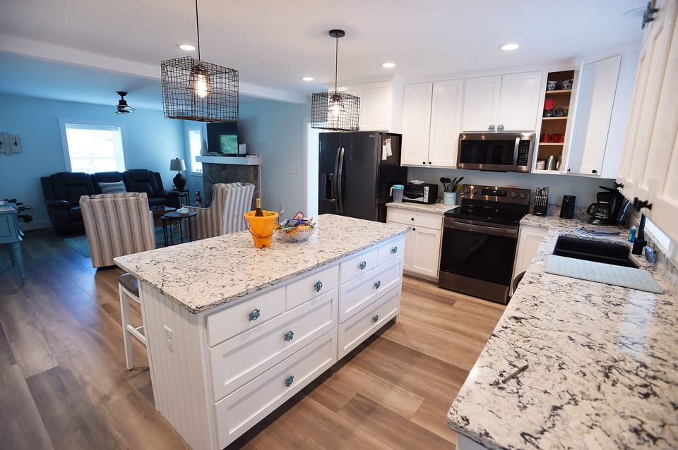 Beautiful Kitchen with plenty of space to prepare meals at home!