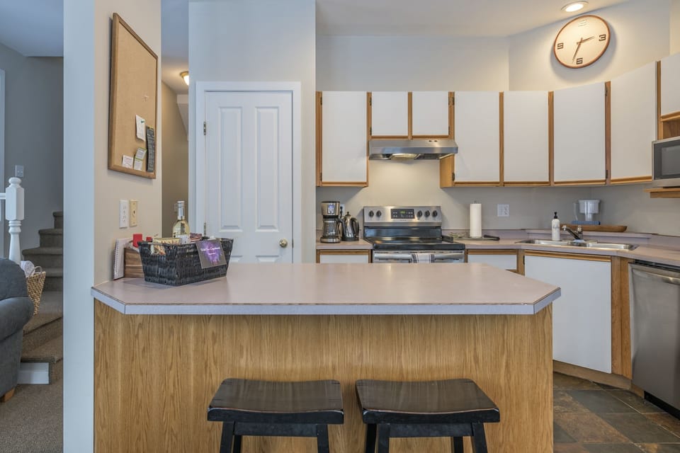 Upper - Large Island for Lots of Prep Space 