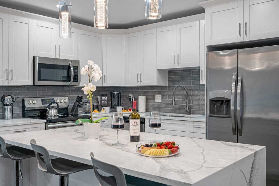 You bought food and drinks for the entire stay? Our beautiful kitchen has a huge refrigerator that has more than enough space for all the food you're planning to prepare! Send us a message now!
