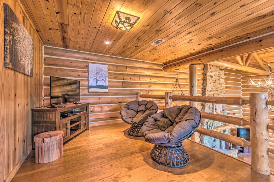 Loft | 2nd Floor | Cable TV