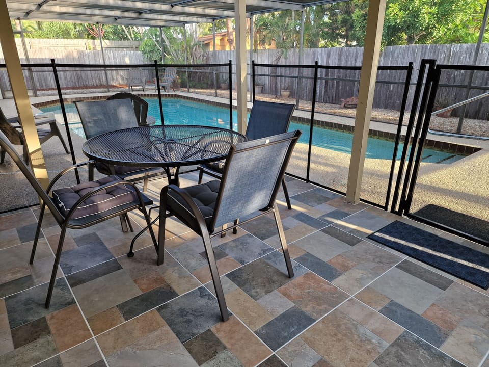 Dining in screened lanai 