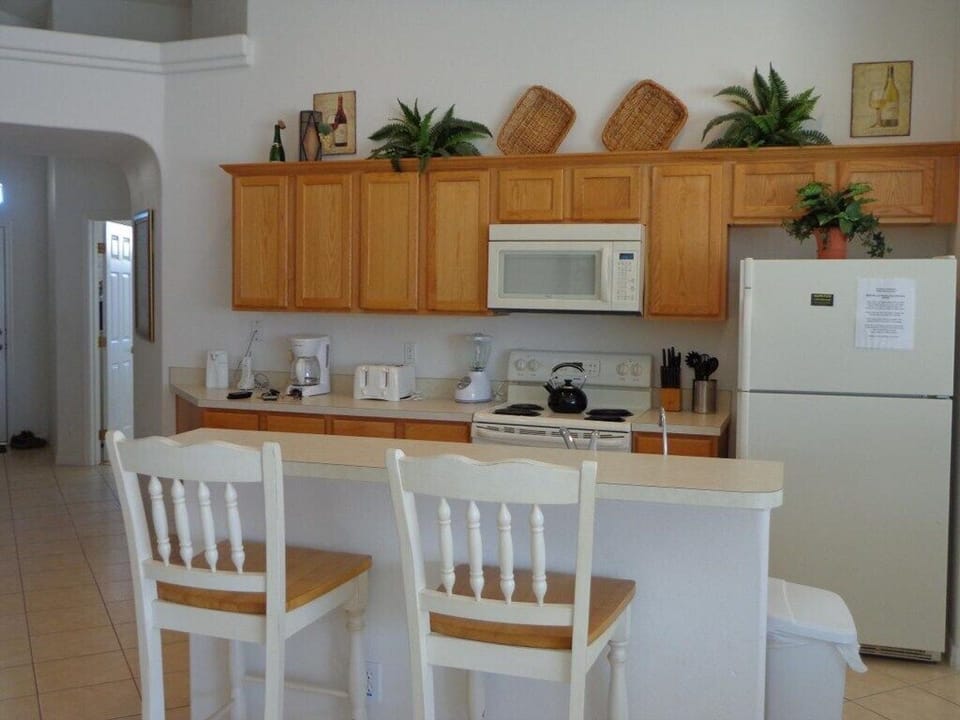 Kitchen Breakfast Bar
