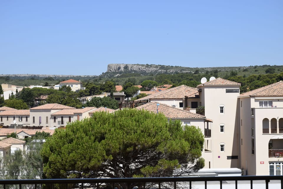 APPART 2 PERS VUE MER 100M DE LA PLAGE ET DES COMMERCES A NARBONNE-PLAGE Apartment in Narbonne