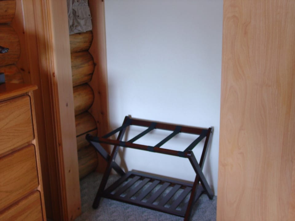 Luggage racks in both bedrooms and two in loft as well keep your suitcase sturdy
