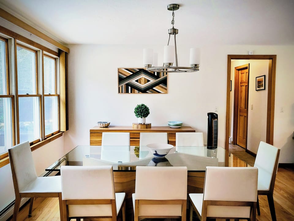 Dining room view2
