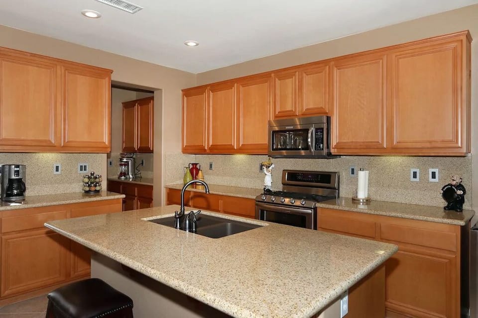 Great Kitchen, good for family staycations.