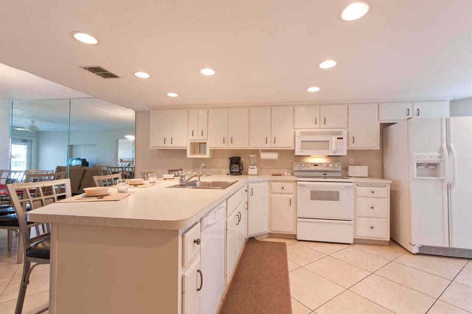 Plenty of counter space in the kitchen