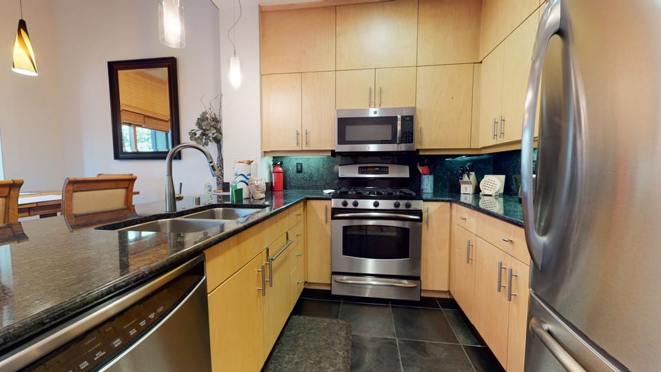 Room, Indoors, Microwave, Oven, Kitchen