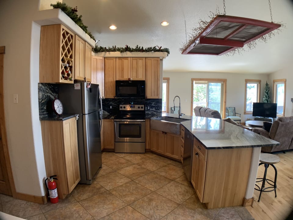 Gourmet Kitchen 