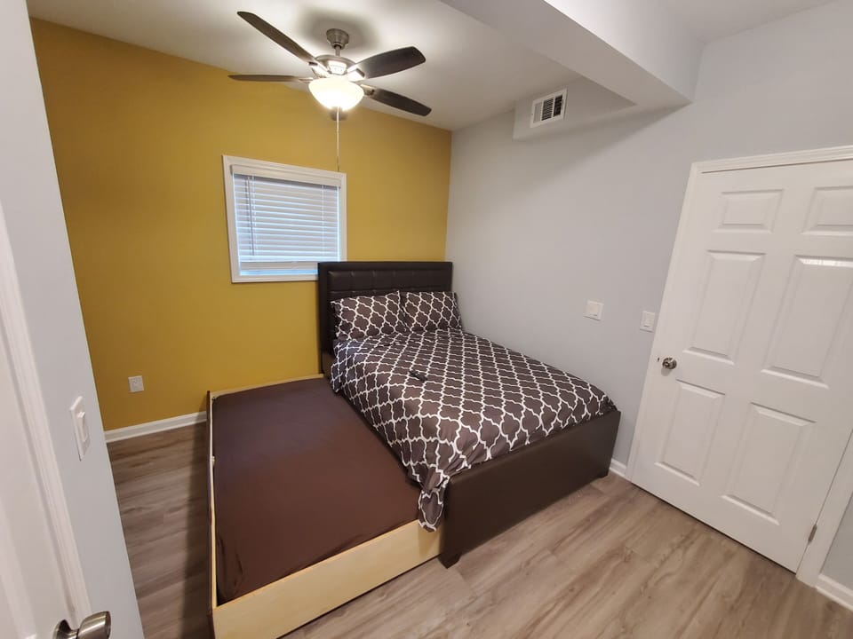 Bedroom#3 : FULL size bed with trundle TWIN size bed underneath