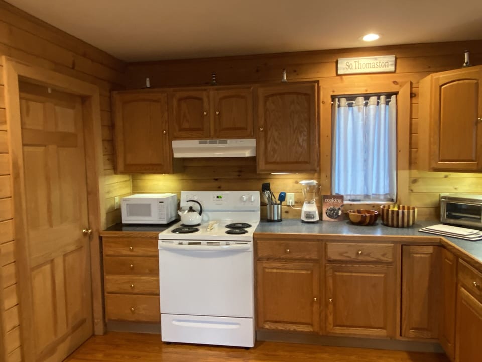 Kitchen with dishwasher