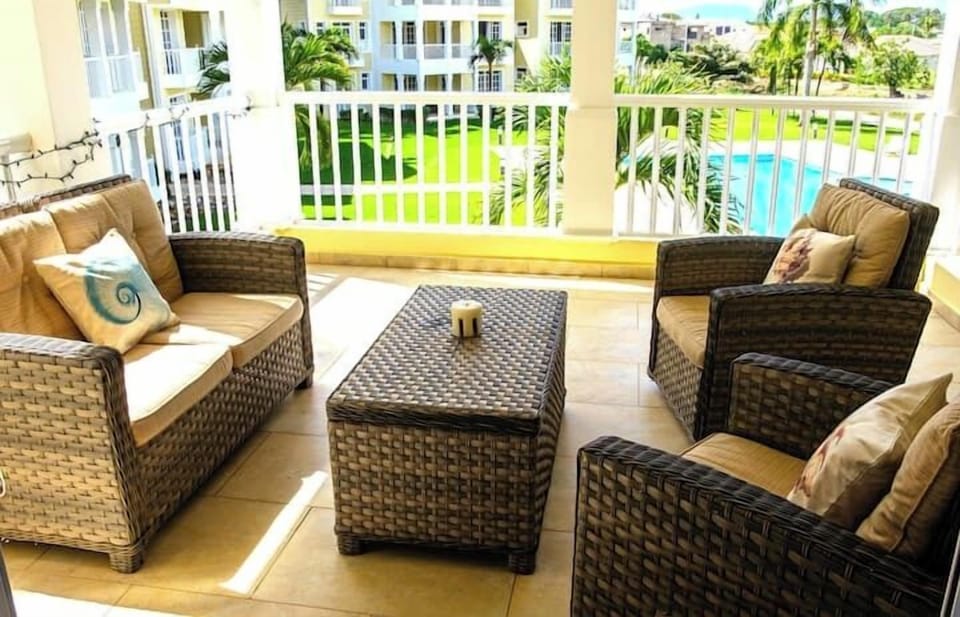 Balcony/Sov43