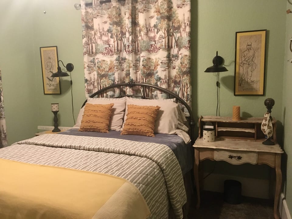 Queen bedroom