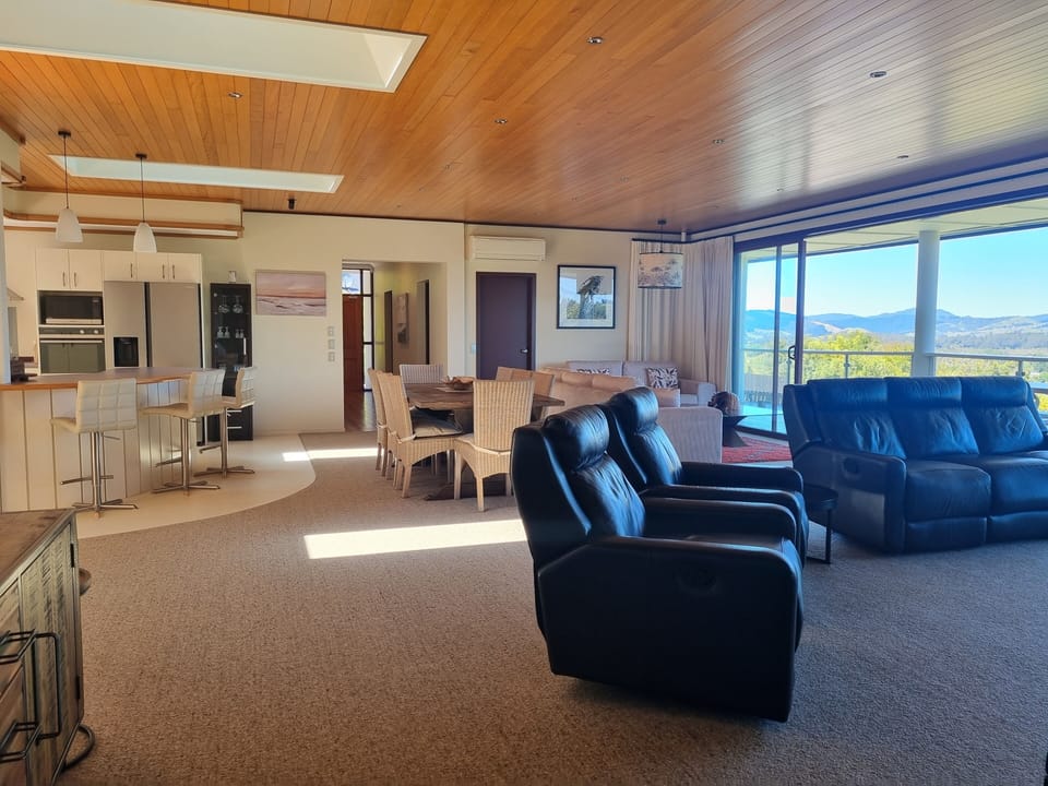 Lounge/Diningg/Kitchen