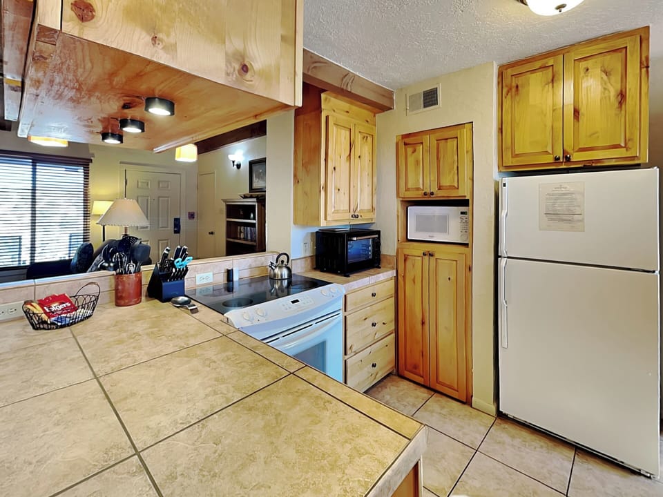 Full Kitchen