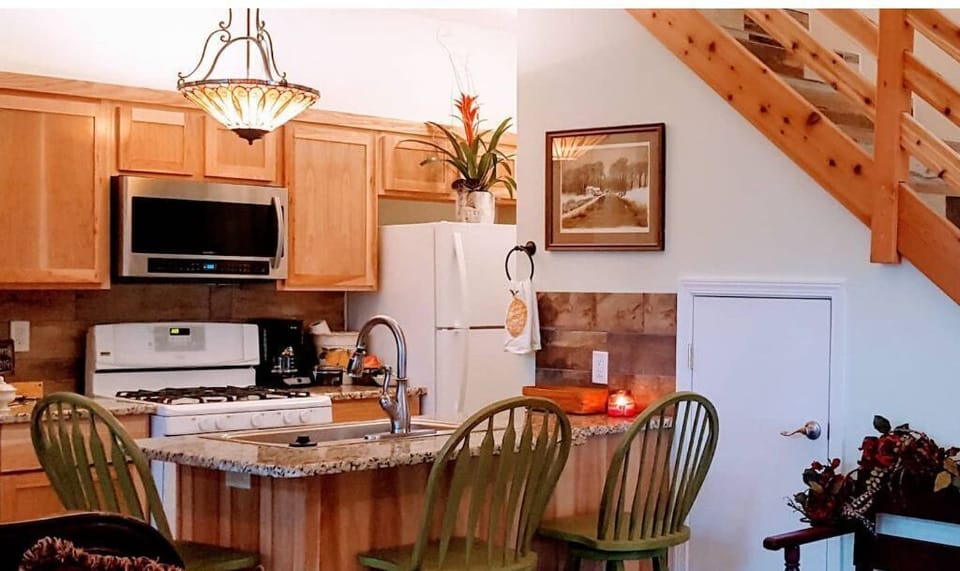 Full kitchen