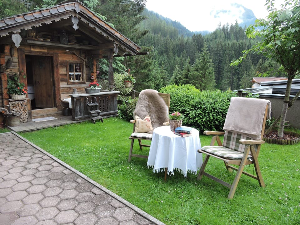 Gartenzimmer App. Bergpanorama 