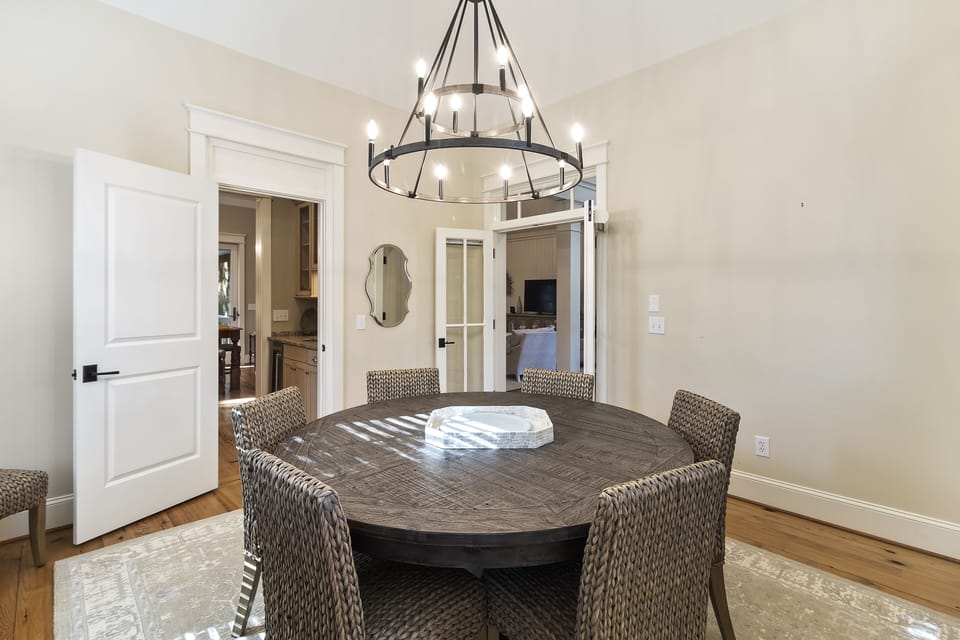 Dining Room - Seats 8 Guests