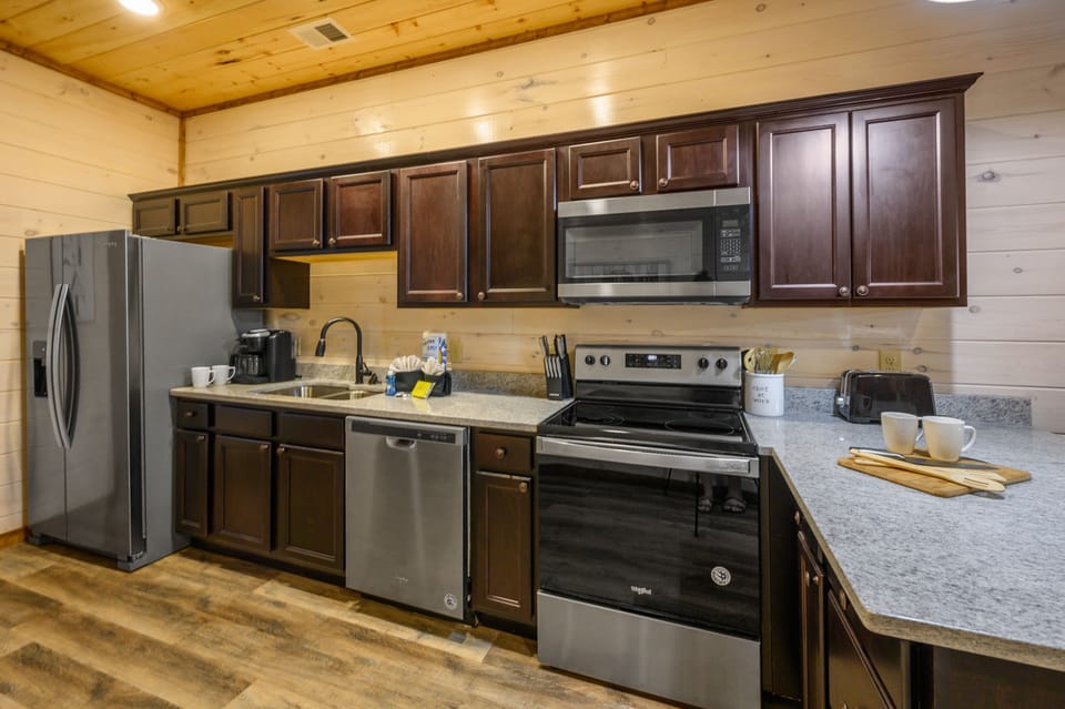 Fully Outfitted Kitchen