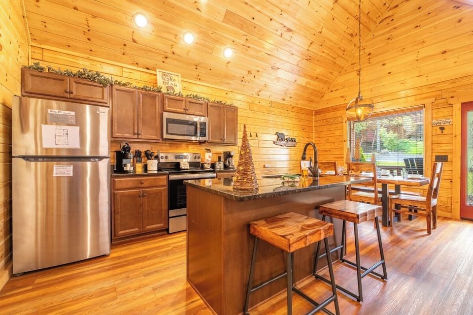 Fully equipped kitchen and dining space - perfect for meals together.