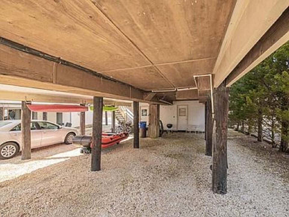 2 Parking Spots