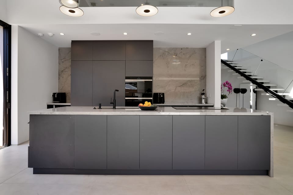 A fully equipped ultra modern chef's dream kitchen
