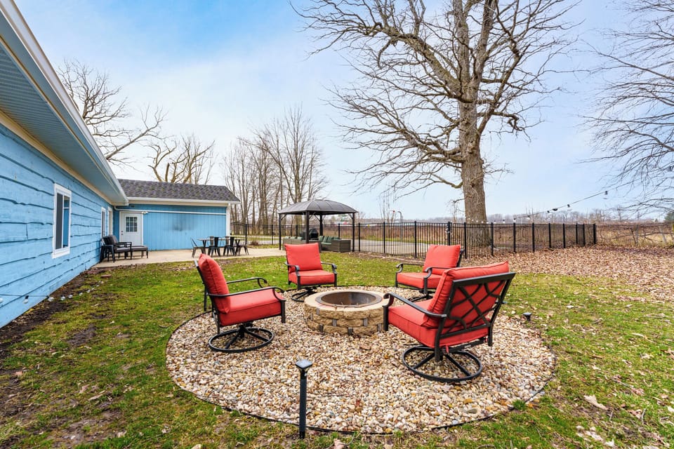 Home Exterior | Outdoor Seating