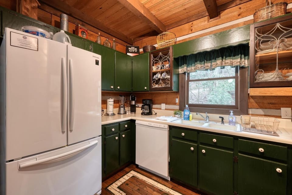 "Great place tucked away for privacy! Enjoyed it!" -Alexis