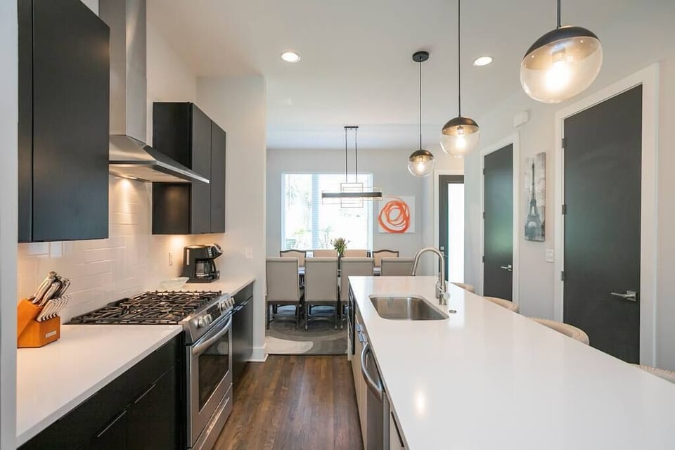 Kitchen w/huge quartz countertop