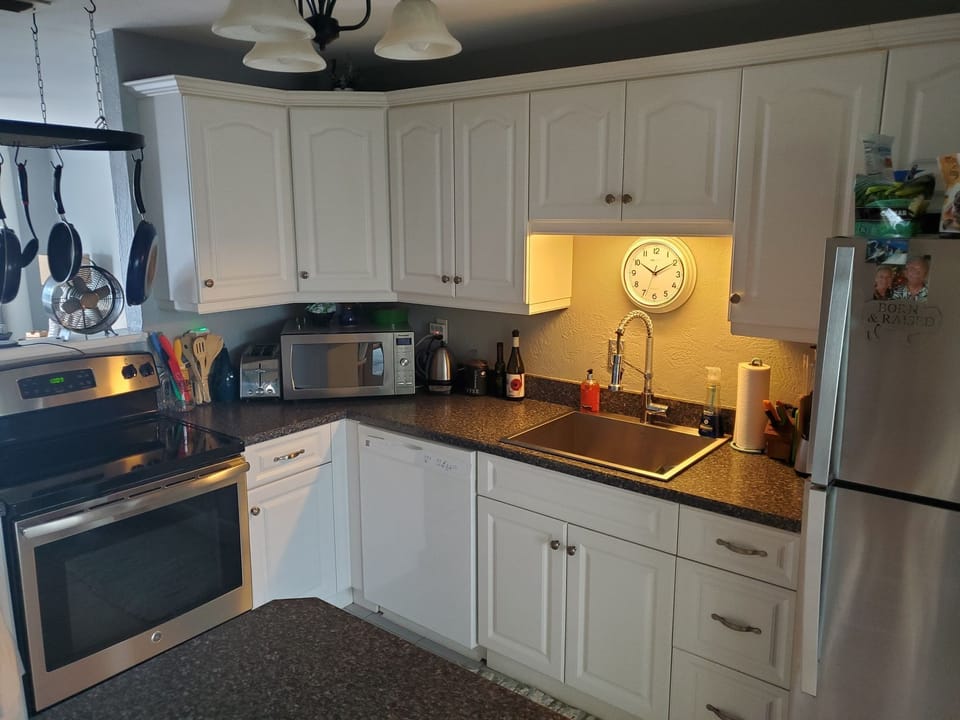 Fully equipped kitchen