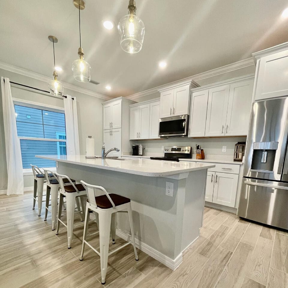 Beautiful, well equipped kitchen.