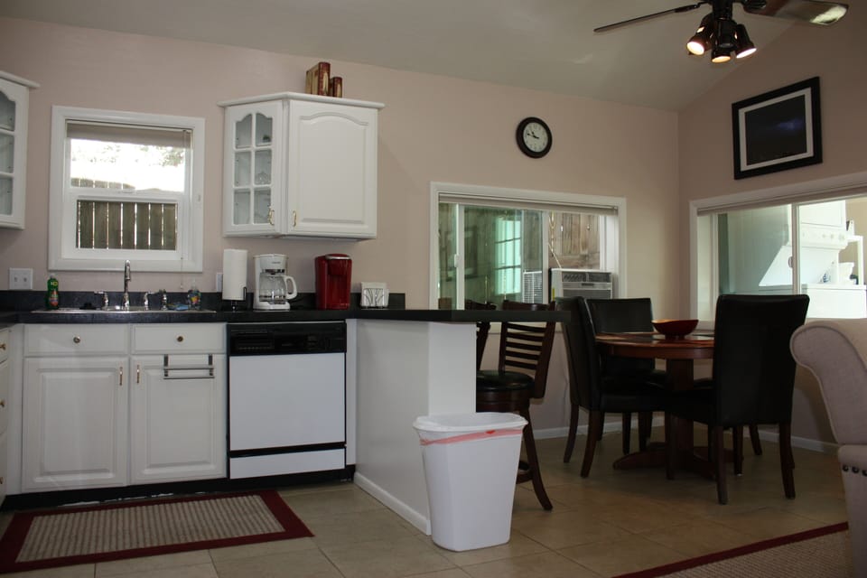 Kitchen Dining Area