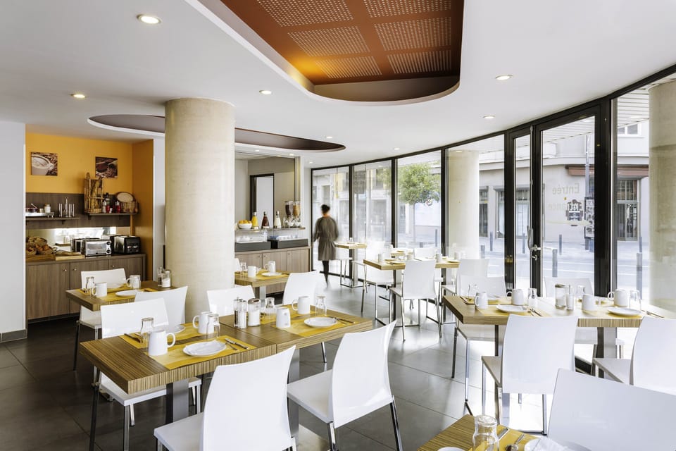 Sit back and enjoy a delicious Continental breakfast buffet in the lovely dining room
