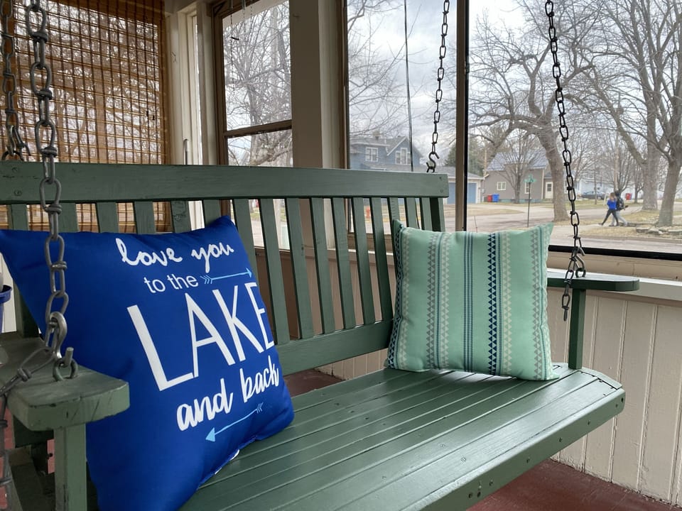 Porch swing